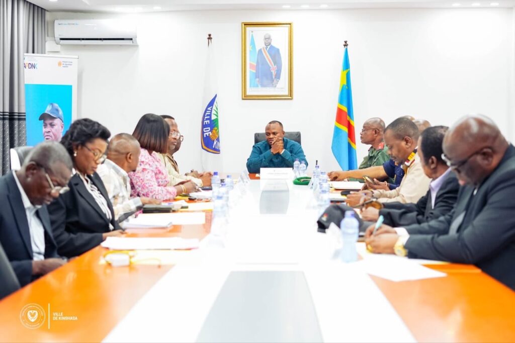 Kinshasa : le gouverneur ordonne le renforcement de la lutte contre les braquages