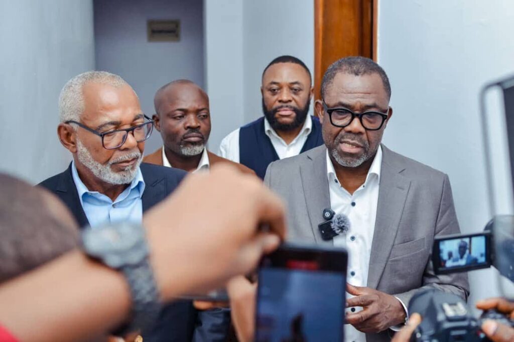 Élections à la FECOFA : Véron Mosengo-Omba dépose sa candidature in extremis et relance la course