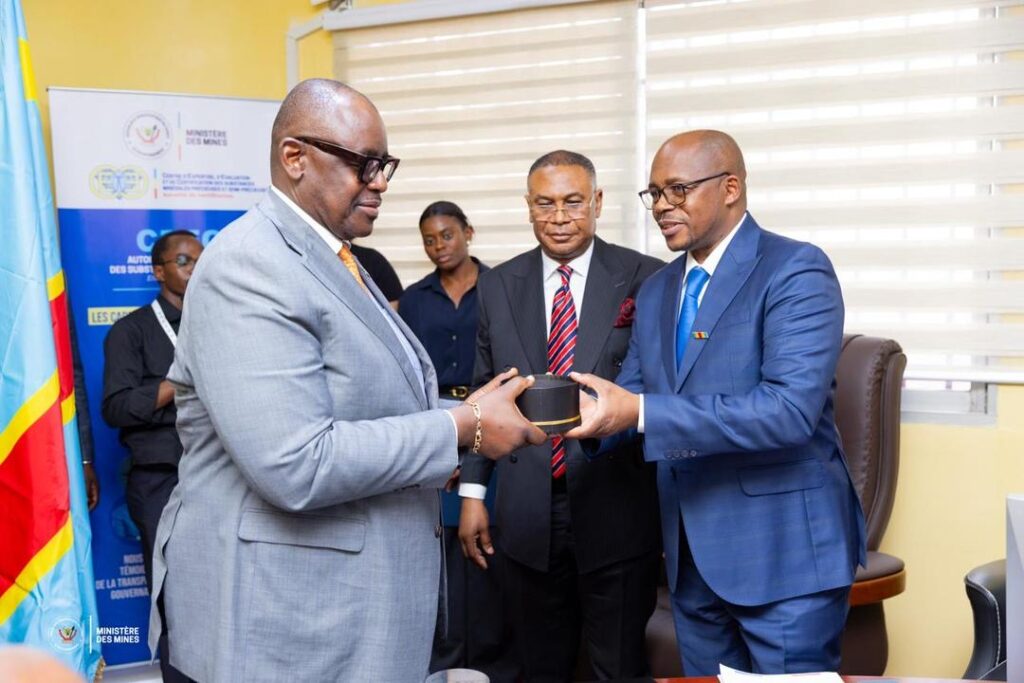 RDC : Louis Watum Kabamba intensifie la reprise en main du secteur minier à travers une tournée dans les services techniques