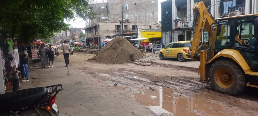 Réhabilitation de l’avenue Komoriko à Kintambo : un chantier lancé avec des défis persistants