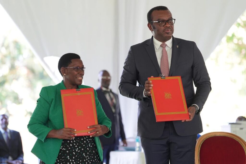 Kampala : Jean-Pierre Lihau signe un mémorandum de coopération sur l’administration et la fonction publique
