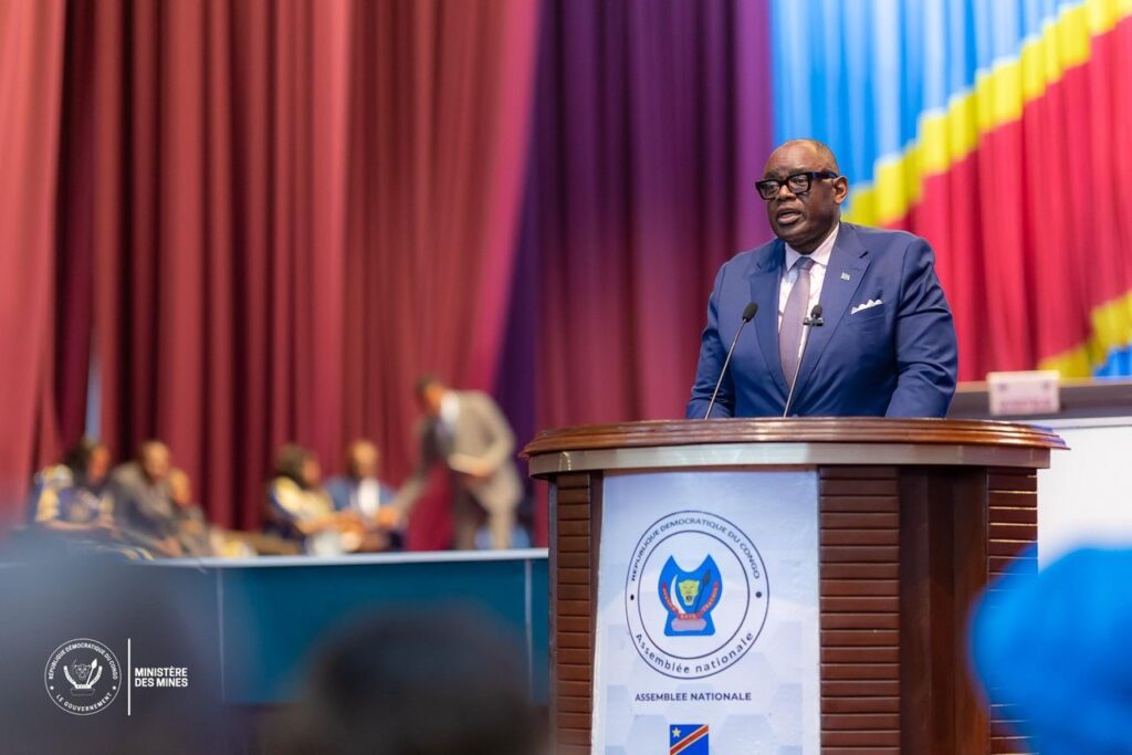 Assemblée nationale : Louis Watum Kabamba défend la gouvernance minière et répond aux préoccupations des députés