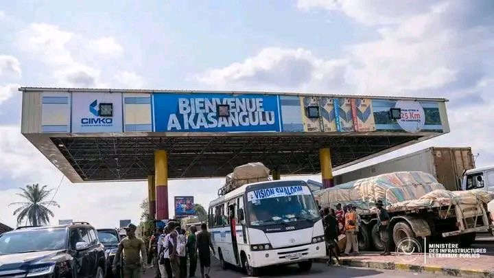 Suspension exceptionnelle du péage à Kasangulu : le gouvernement désengorge en urgence la RN1 paralysée