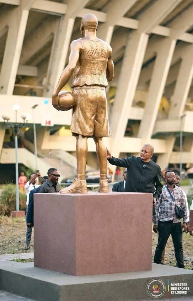 Stade des Martyrs : la RDC immortalise Dikembe Mutombo et Ndaye Mulamba, deux géants du sport national