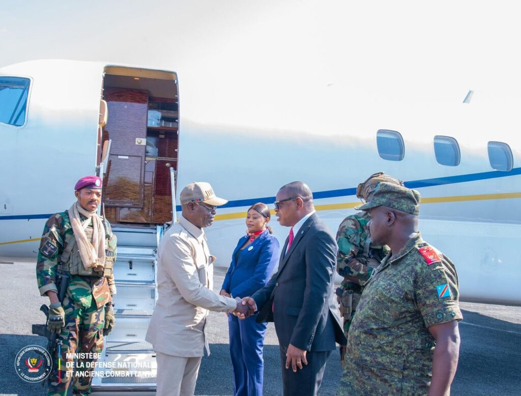 Sud-Kivu : le VPM Guy Kabombo en mission d’évaluation sécuritaire et de suivi des opérations des FARDC à Uvira