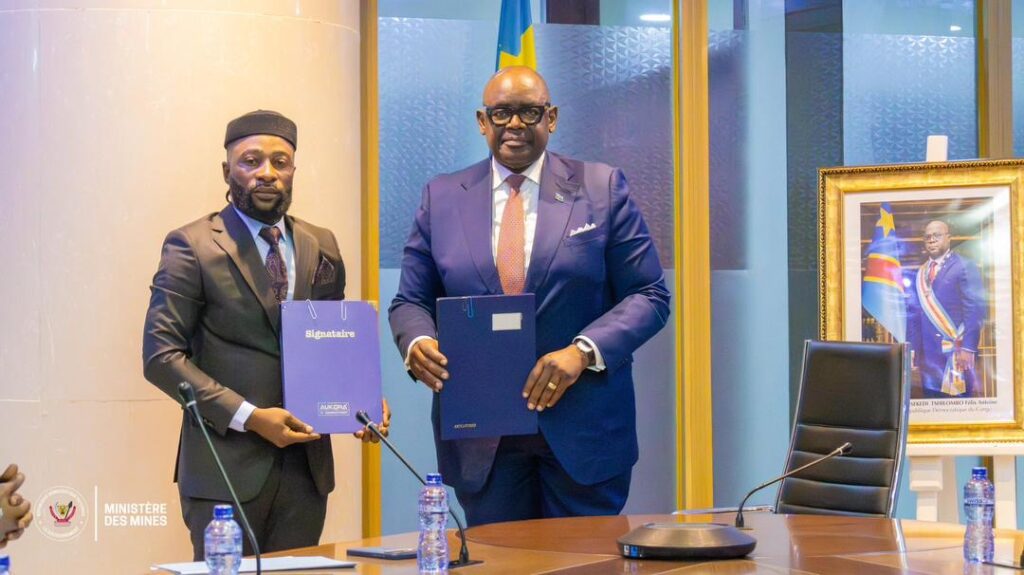 Mines : Louis Watum Kabamba signe un accord avec ONYO-BT SARL pour réduire le déficit énergétique dans le Grand Kasaï