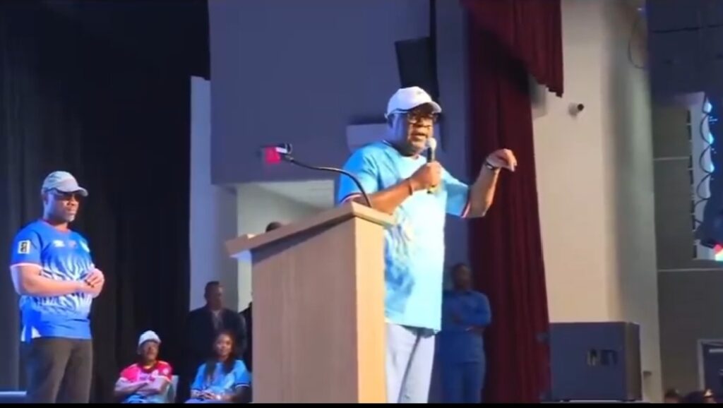 « Nous sommes en train de sortir du trou et les ennemis sont devenus fous » : Tshisekedi sans détour devant la diaspora congolaise à Houston