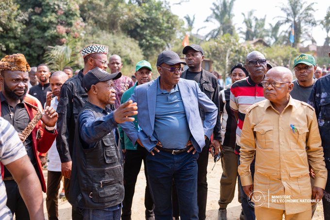 Sankuru : Daniel Mukoko Samba achève sa tournée économique par une série d’inspections d’infrastructures stratégiques et un diagnostic du désenclavement provincial