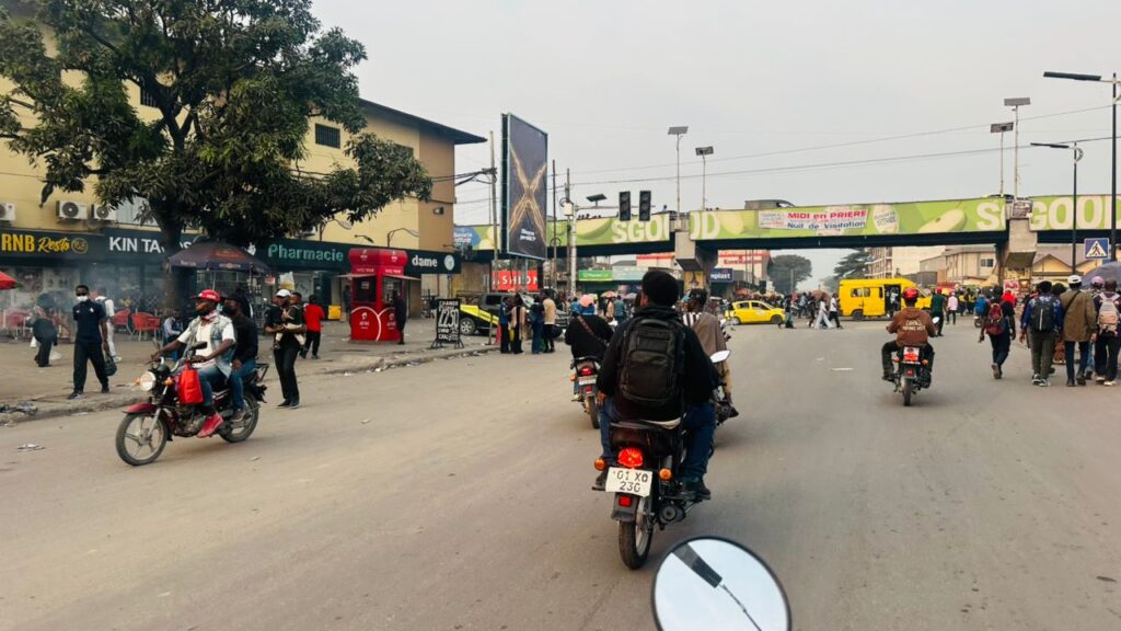 Kinshasa : une circulation plus fluide observée sur plusieurs grands carrefours de la capitale