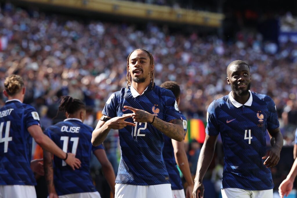 CDM 2026 : la France réussit son entrée face à un Sénégal accrocheur