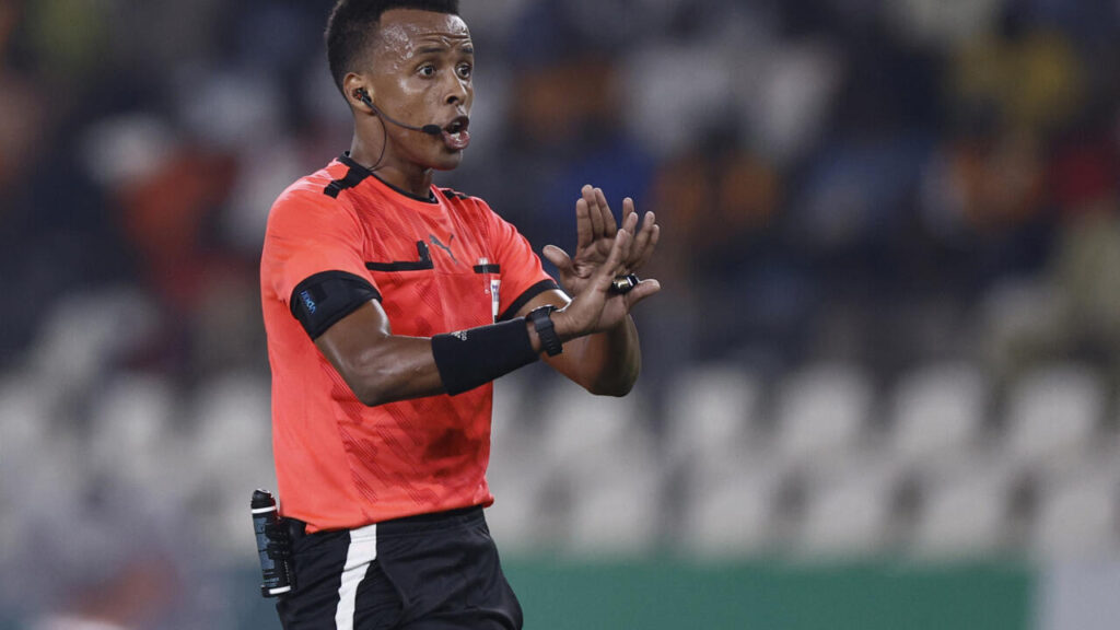 Mondial 2026 : le meilleur arbitre africain interdit d’accès aux États-Unis
