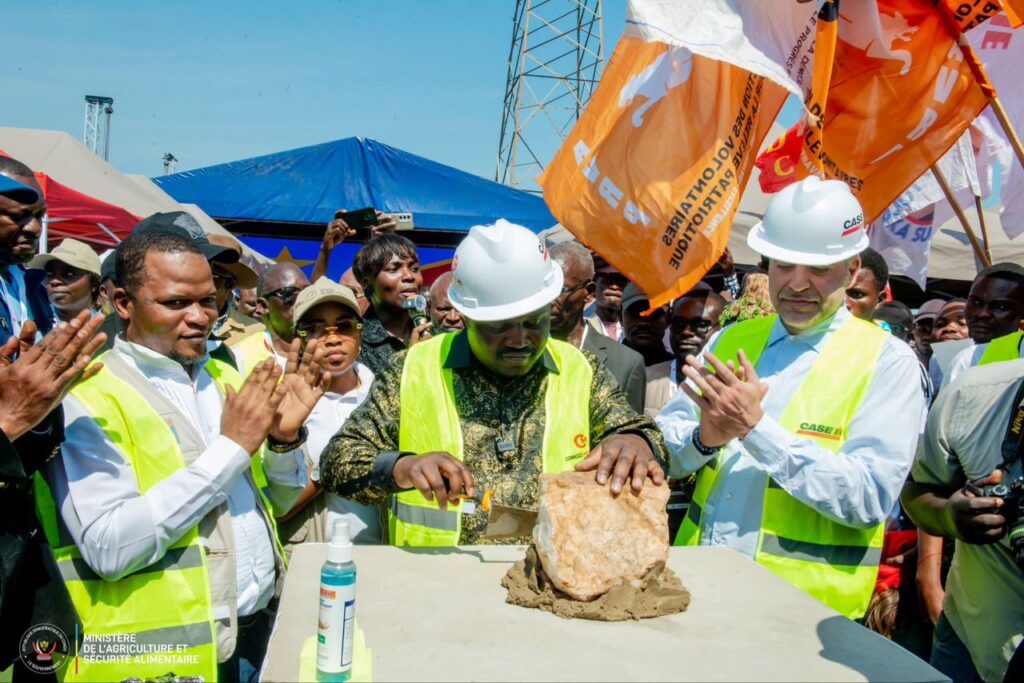 Kongo Central : Muhindo Nzangi lance la construction de la première usine congolaise de fabrication et de montage de tracteurs