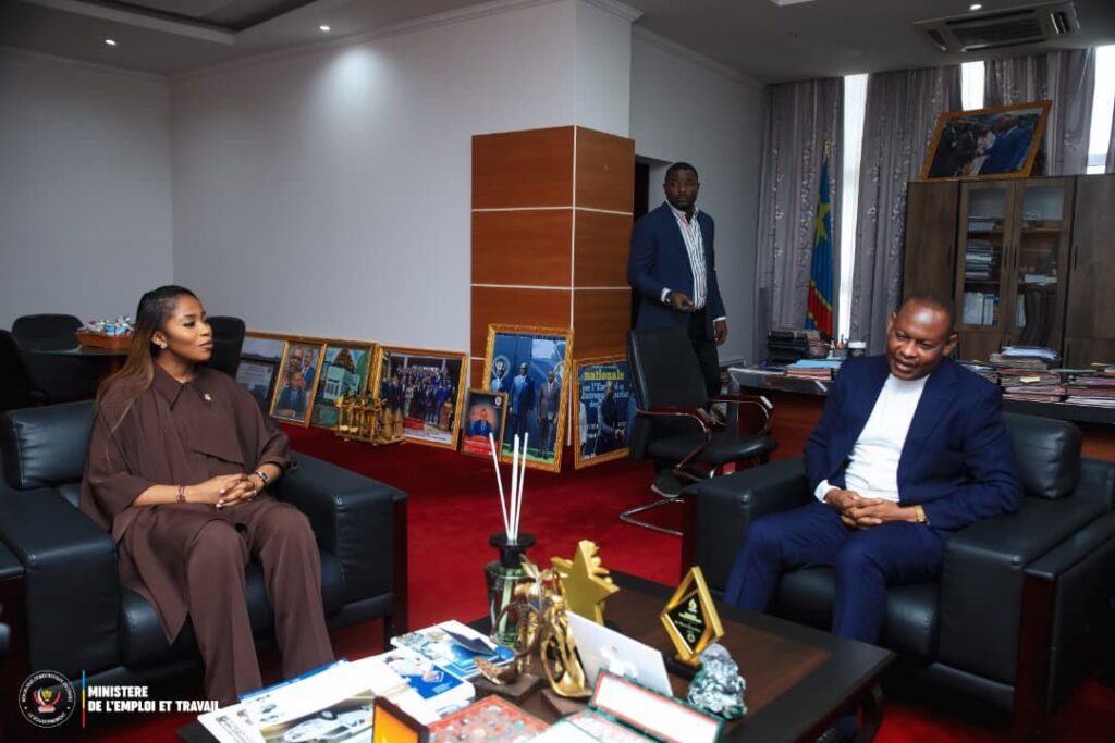 CAJ : Kinshasa prépare un portail numérique pour élargir l’accès des jeunes aux opportunités d’emploi et aux services sociaux