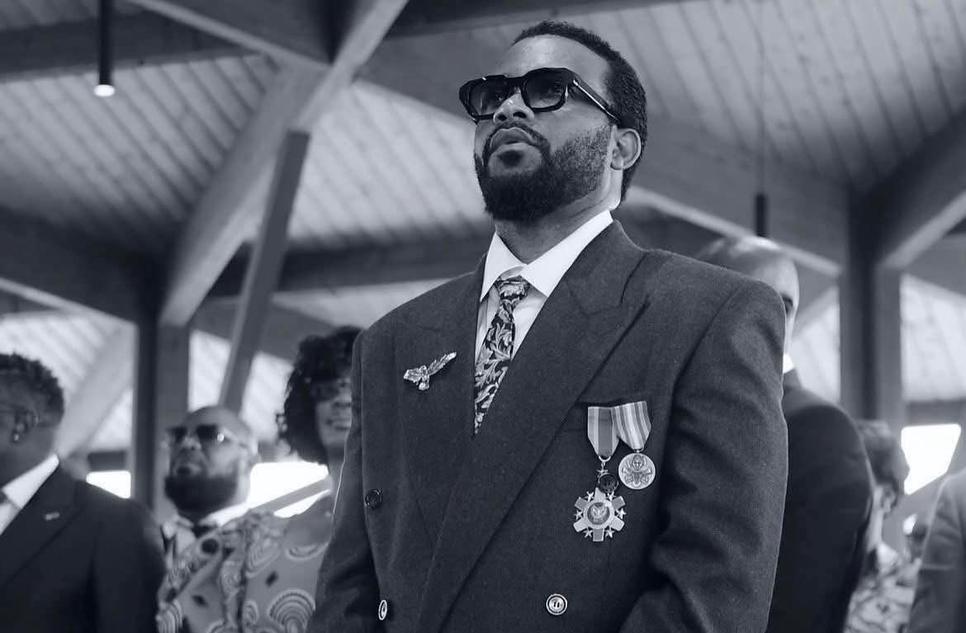 Décoration de Fally Ipupa : le député Éric Tshikuma salue un symbole de mérite, d’unité et de rayonnement national