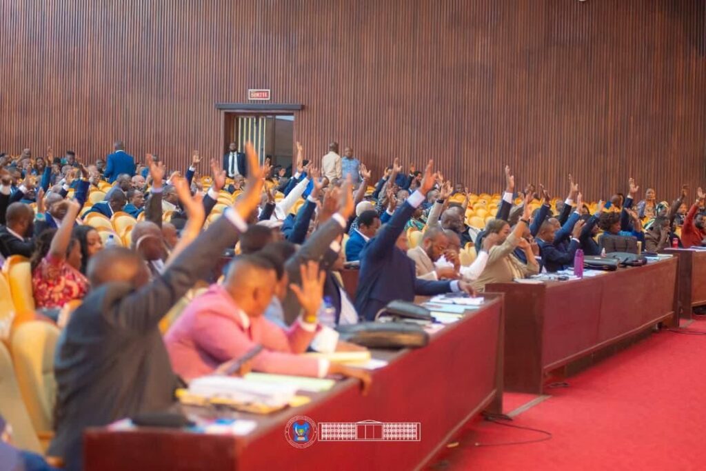 RDC : l’Assemblée nationale examine les rapports 2024-2025 de la Cour des Comptes et de la CNDH