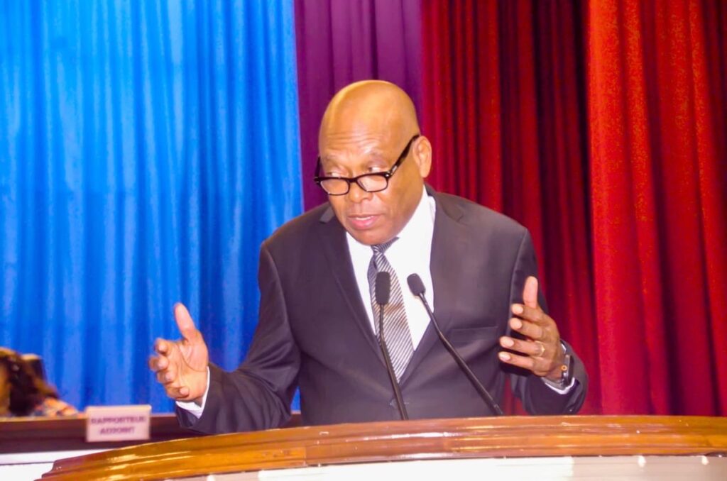 Révision constitutionnelle : Steve Mbikayi rappelle que le pouvoir de décision appartient aux institutions élues