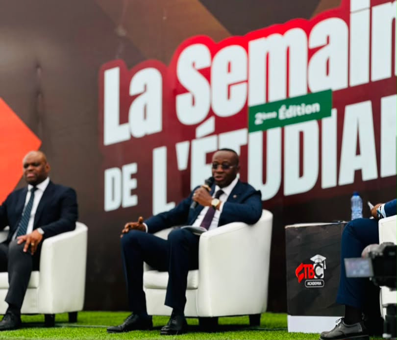 « Le rôle de l’universitaire, le rôle de l’intellectuel, le rôle de l’économiste, c’est d’être utile à la société », Daniel Mukoko Samba appelle les étudiants à produire des solutions aux problèmes de leur communauté