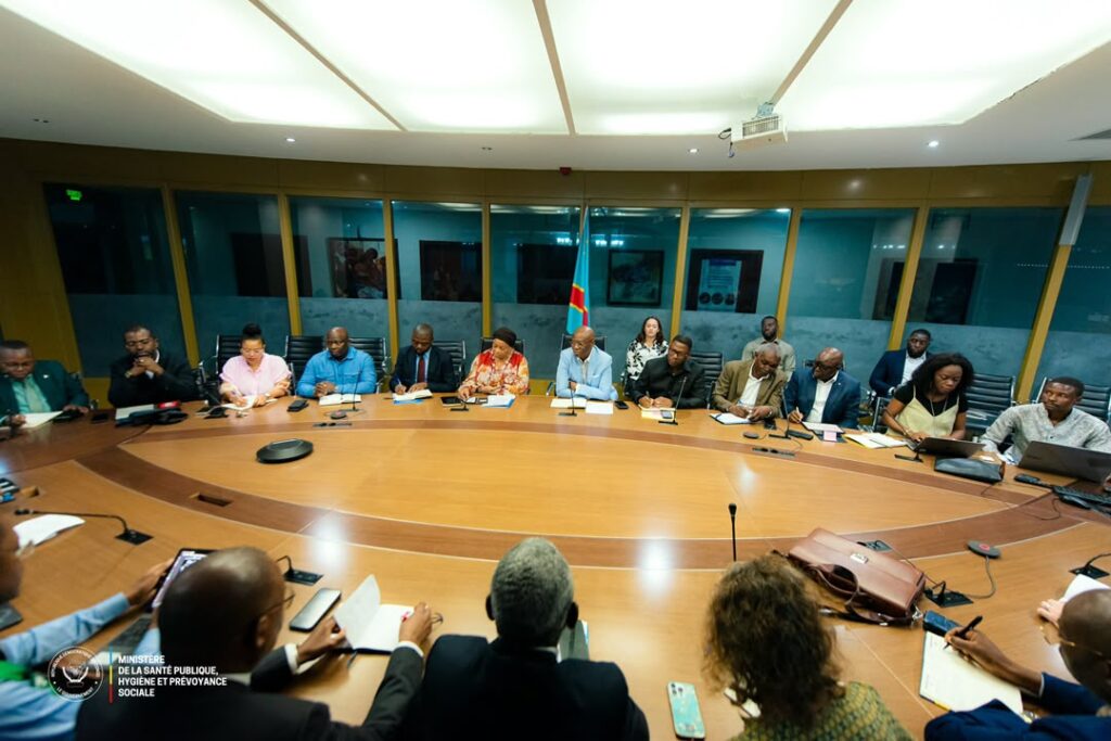 Ebola : le gouvernement congolais renforce la riposte avec ses partenaires techniques et financiers