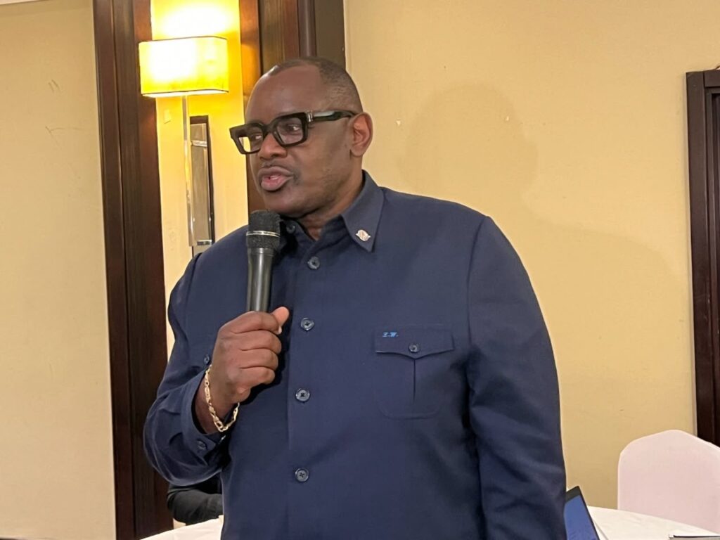 Mines : 349,2 millions USD mobilisés, 521 projets communautaires et 2,851 tonnes d’or captées, le bilan d’un an d’action de Louis Watum Kabamba