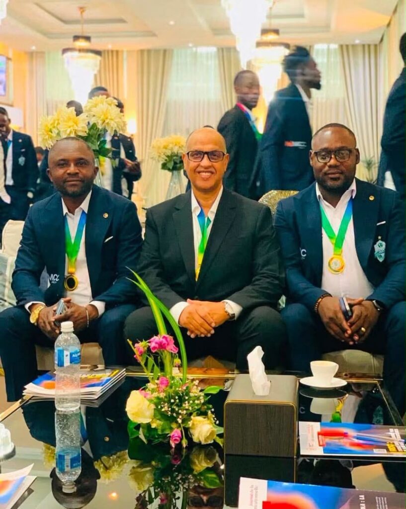RDC : après son sacre historique, le DC Virunga présente la Coupe du Congo à Félix Tshisekedi