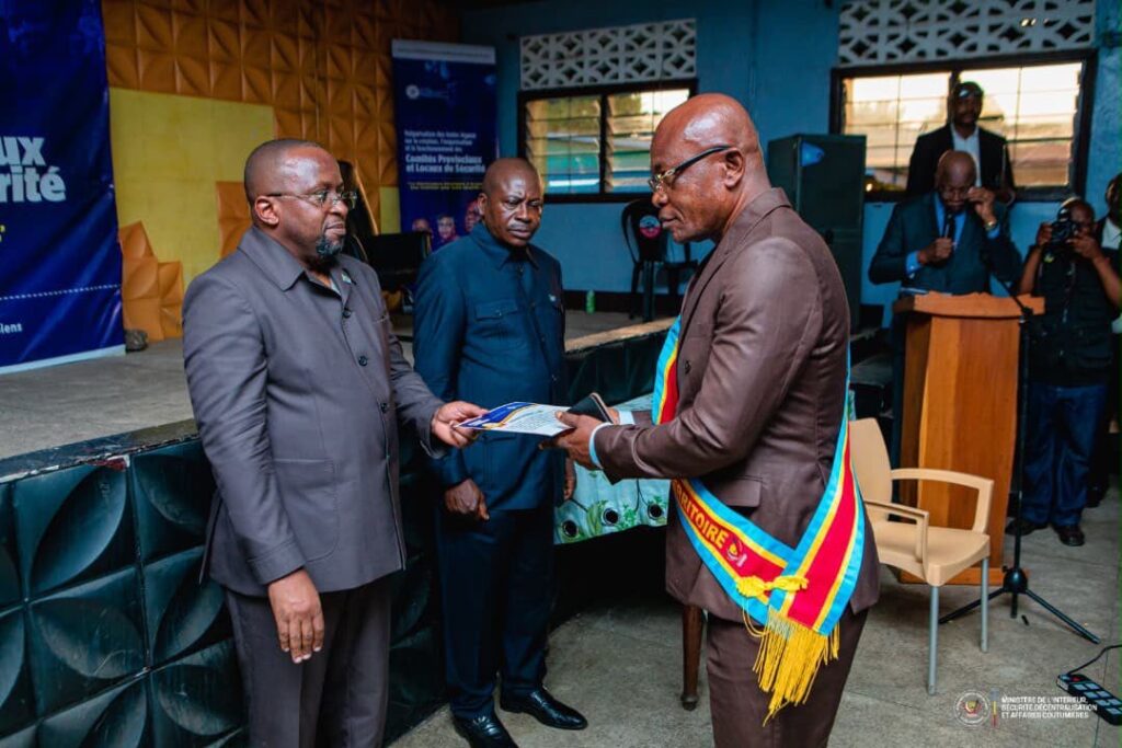 Kasaï-Central : Jacquemain Shabani renforce la gouvernance sécuritaire de proximité avec 790 autorités formées