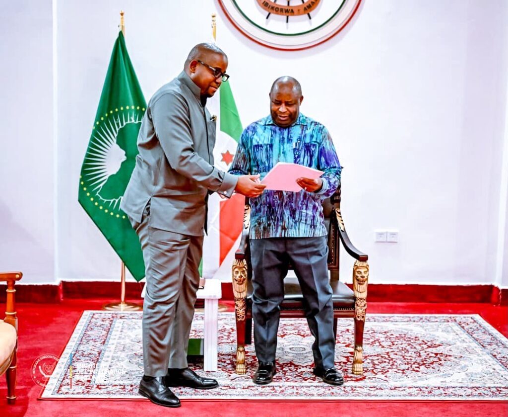 RDC–Burundi : Floribert Anzuluni porte à Évariste Ndayishimiye les avancées du processus de reddition des FDLR
