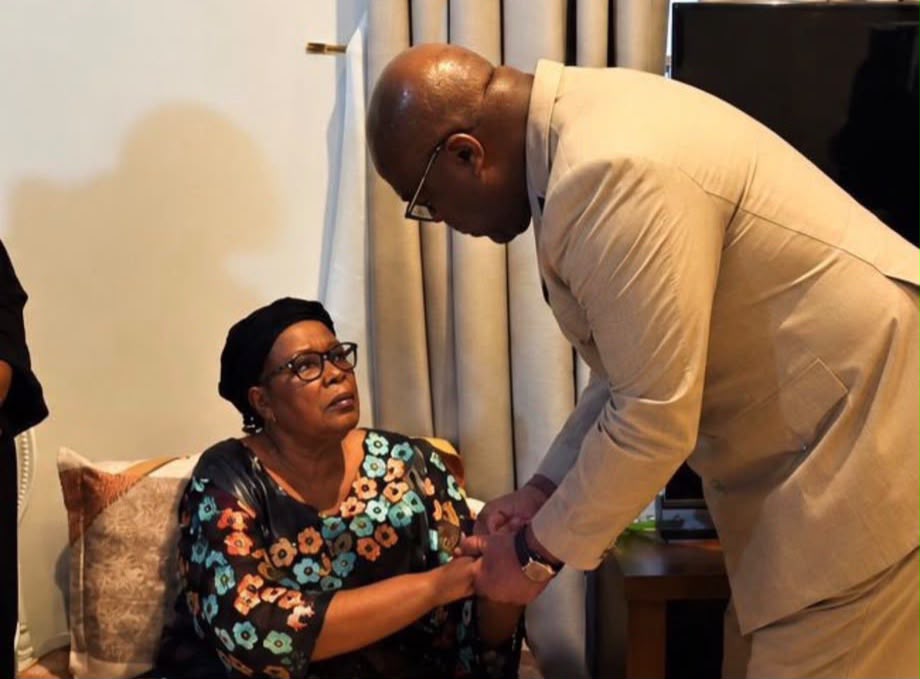 Kenge : Tshisekedi et la Première Dame partagent la douleur des familles des hauts magistrats militaires disparus