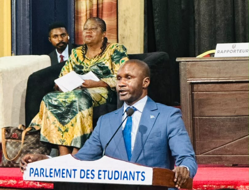 Kinshasa : Samy Adubango rejette la participation des groupes armés au dialogue national et appelle à traiter les causes des rébellions