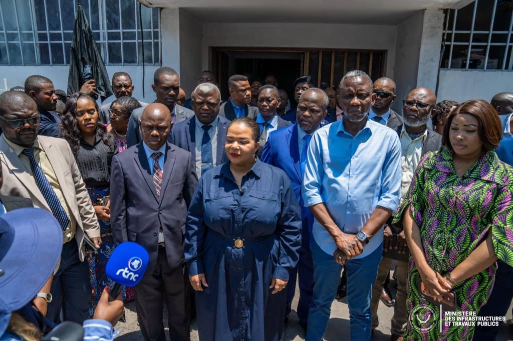 RDC : bâtiments vétustes, manque d’eau et problèmes de sécurité, John Banza Lunda inspecte les Affaires étrangères